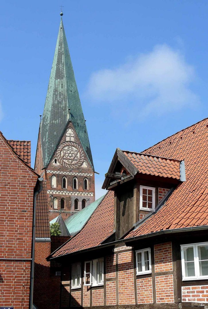 Markanter Kirchturm von Sankt Johannis