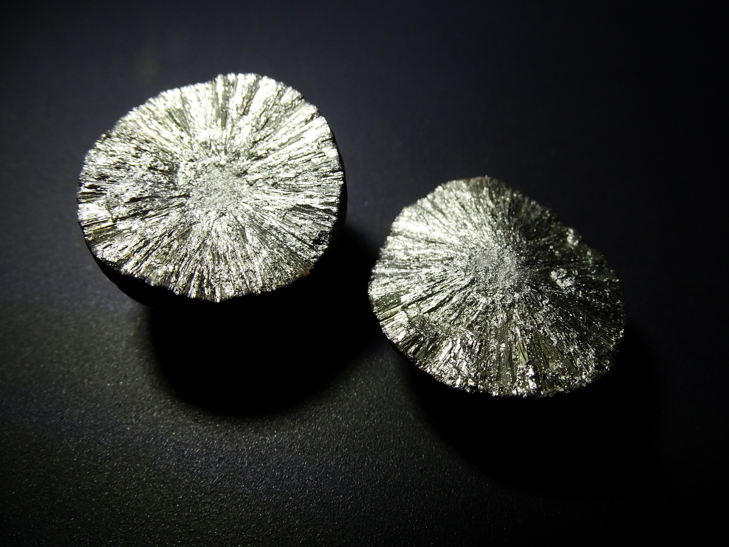 Markasit Mineral Knolle aufgebrochen