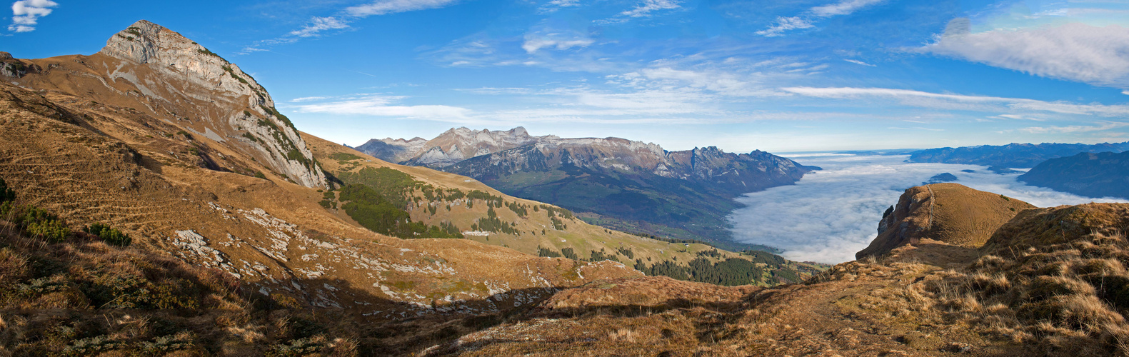 Markelkopf überm Nebelmeer des Rheintals