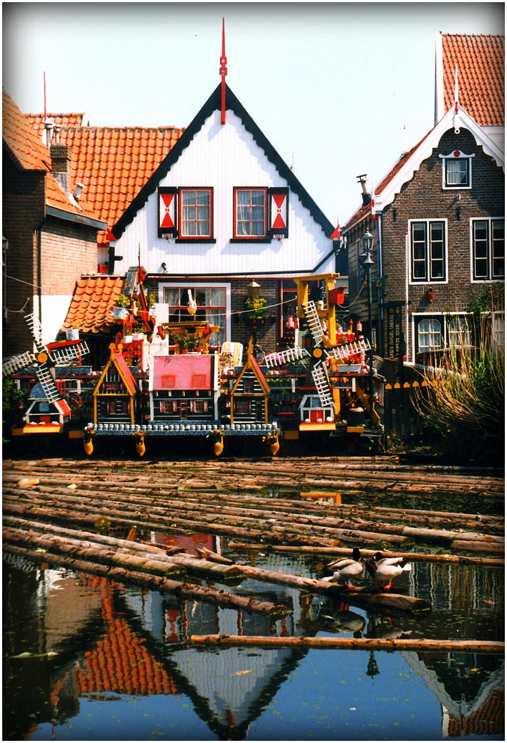 MARKEN - Hollande - 2 - voir plein écran 