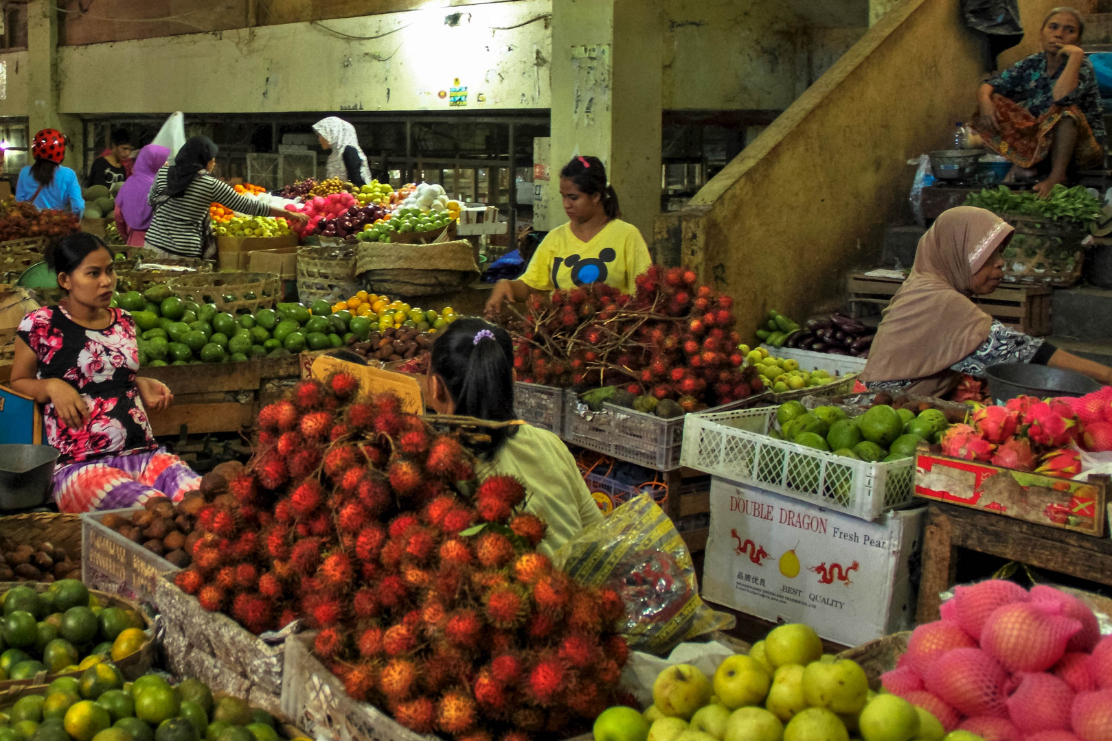 ..market..indoor..