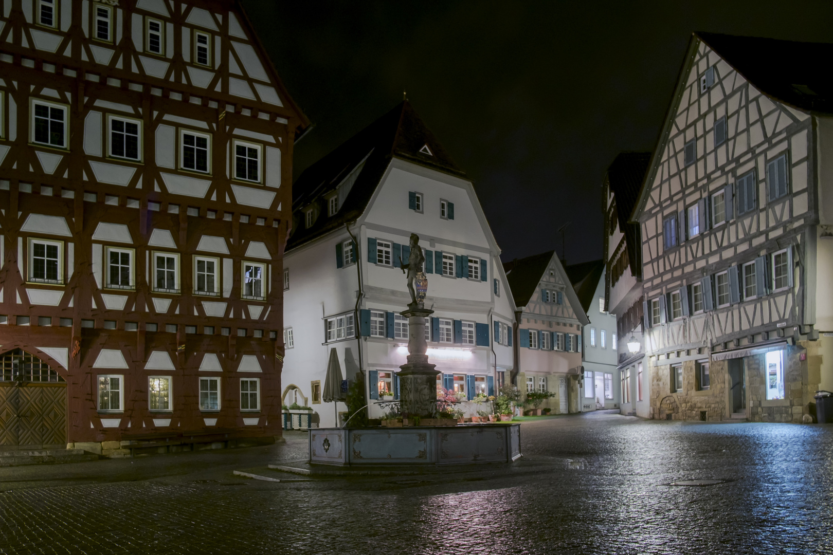 Markgröningen, Brunnen am Marktplatz