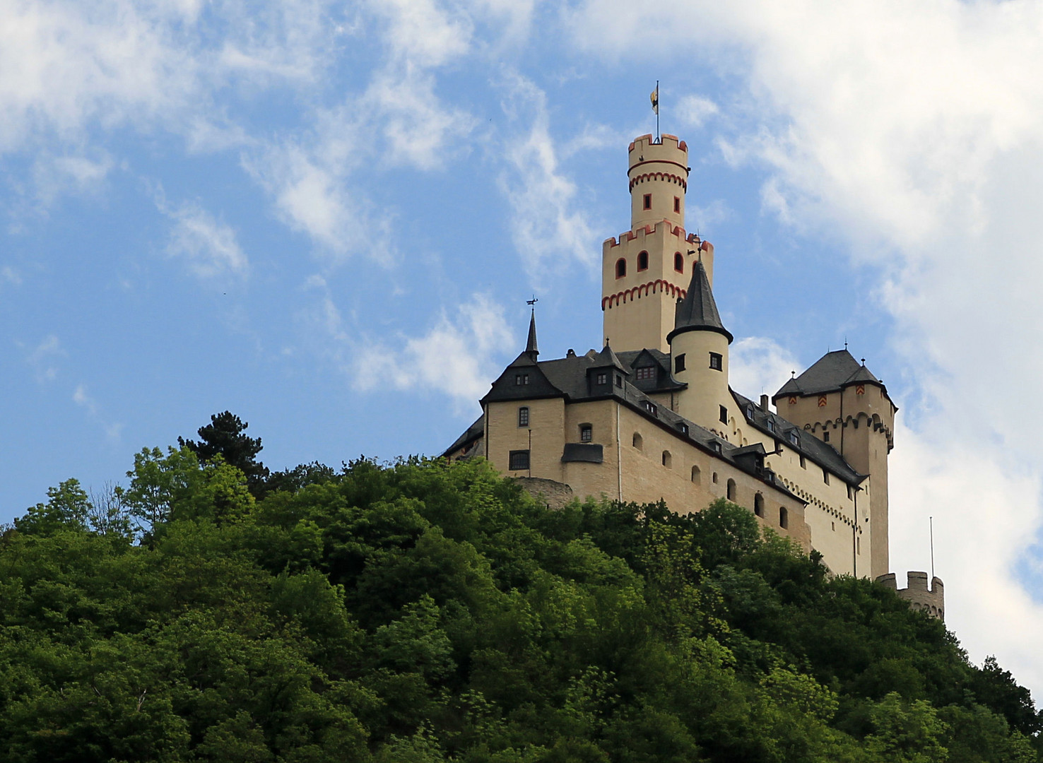 Marksburg bei Braubach (südl. von Koblenz)