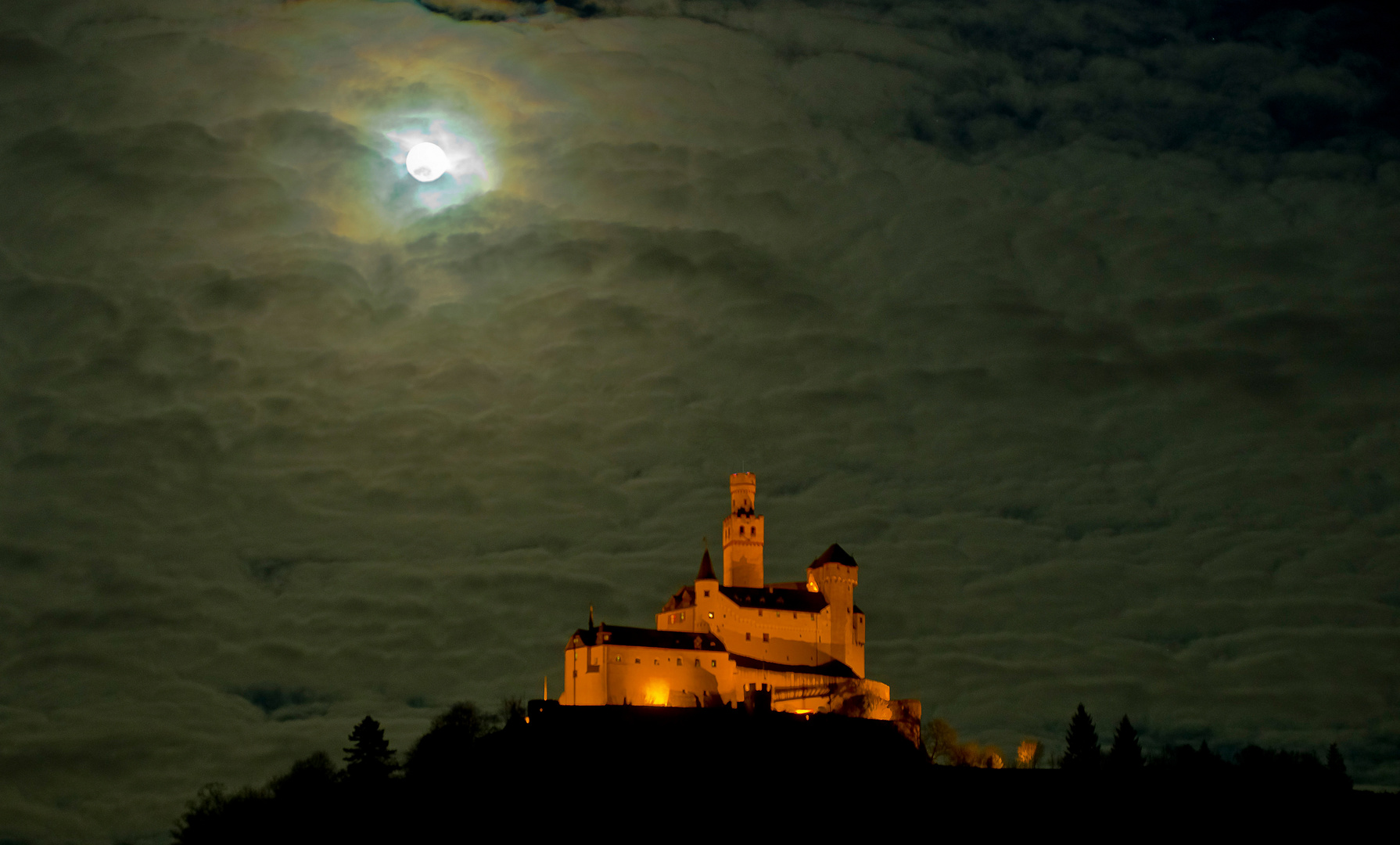 Marksburg bei Vollmond