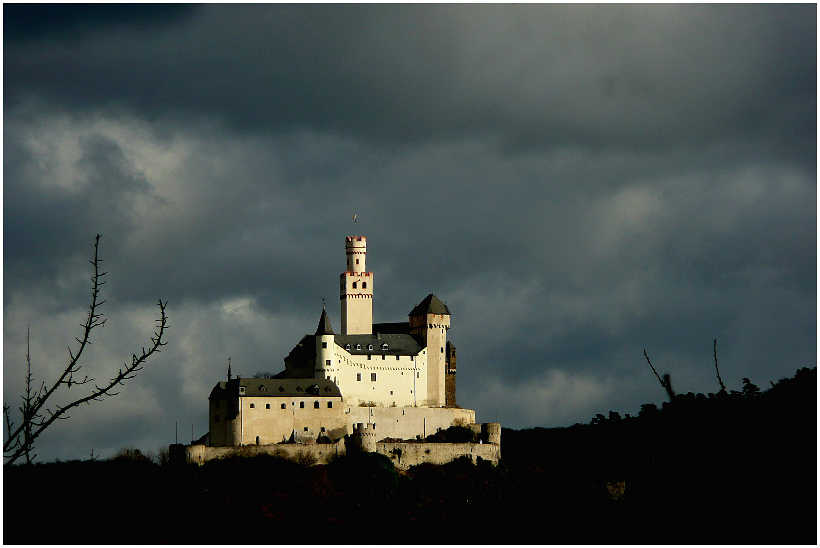 Marksburg im Abendlicht