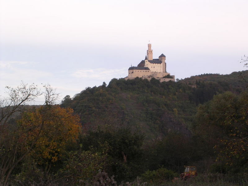 Marksburg - nie zerstörte Burg am Mittelrhein ....