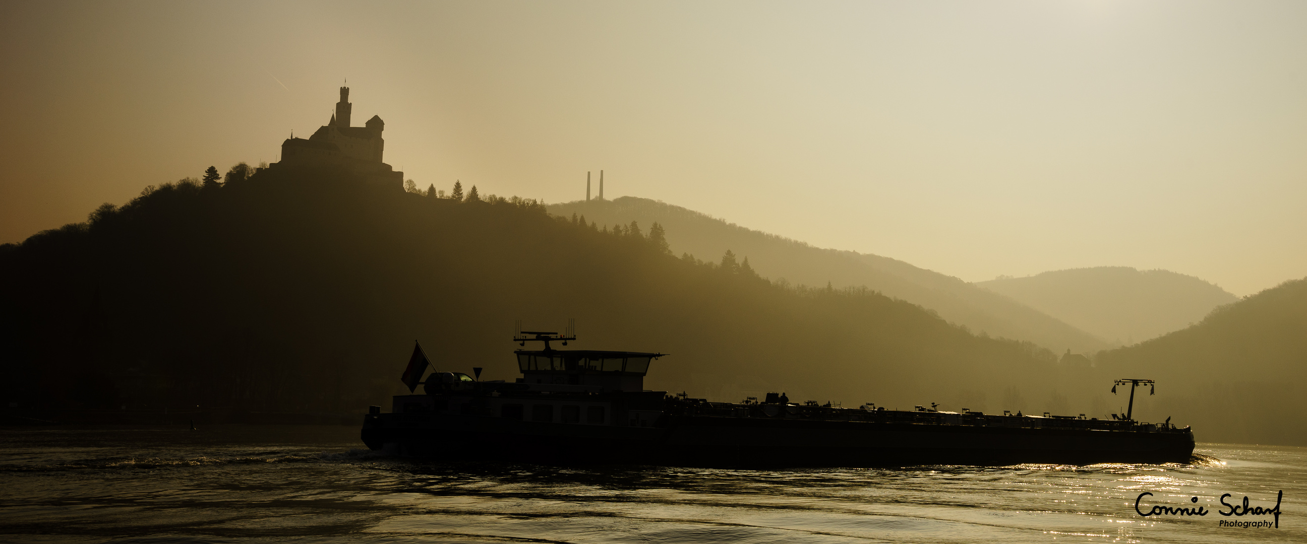 Marksburg wacht über Vater Rhein