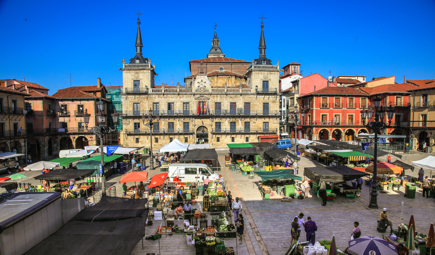 Markt auf der Plaza Mayor Leon