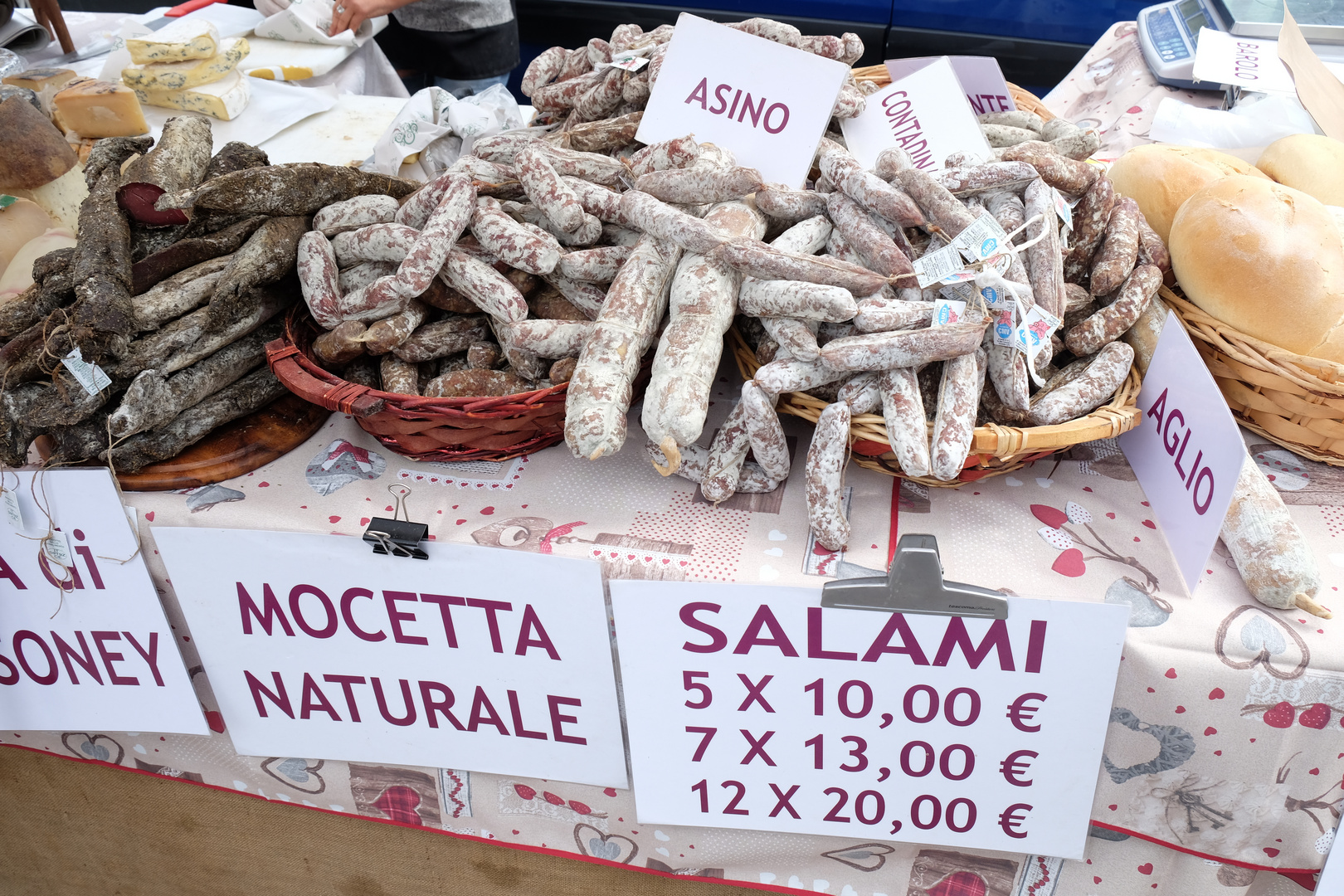 ... Markt in Murazzano ...