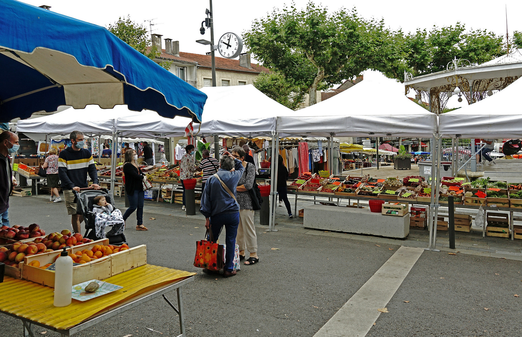 Markt in Vic Fezenzac