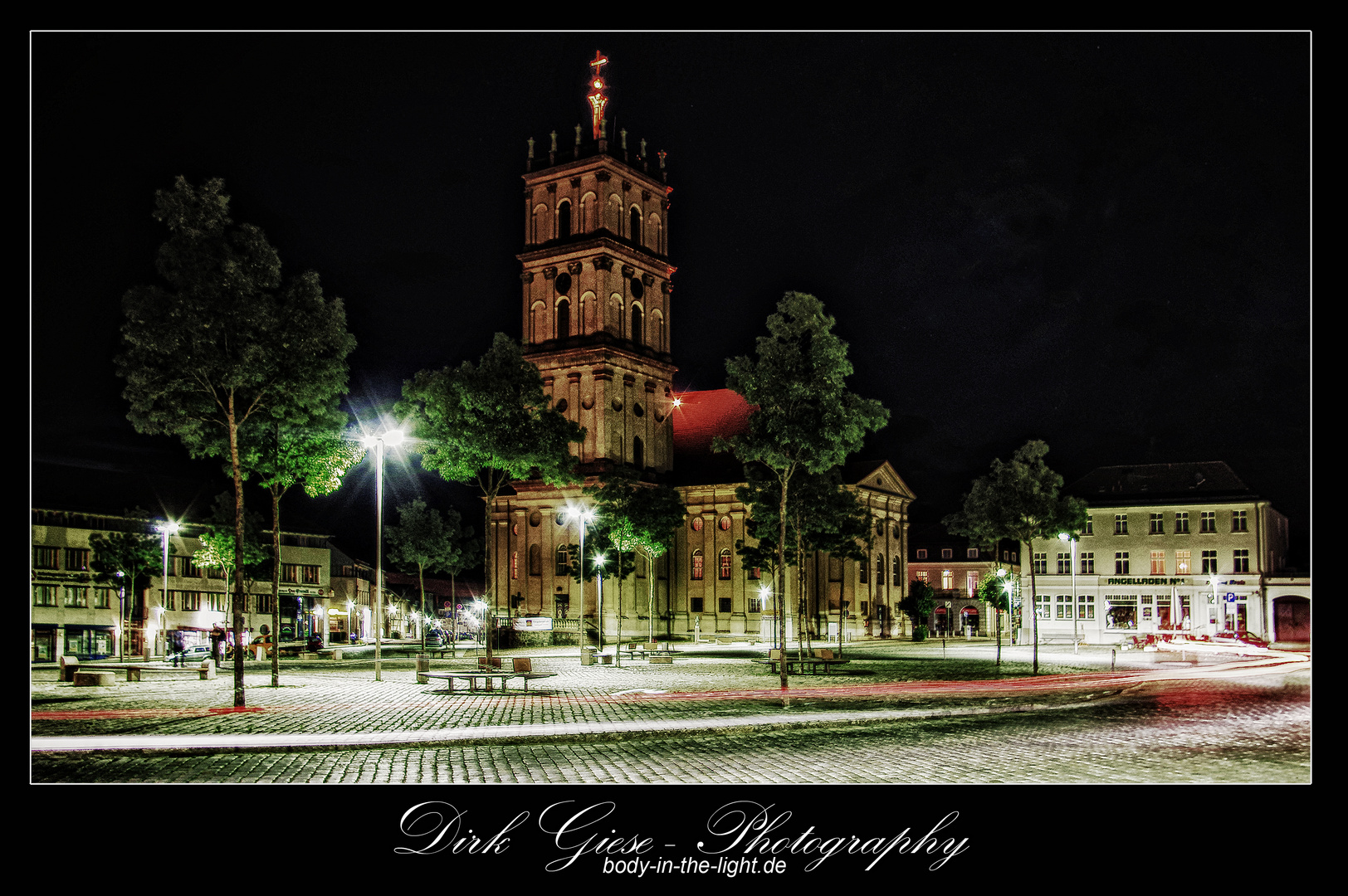 Markt Neustrelitz bei Nacht