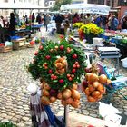 Markt ums Freiburger Münster.