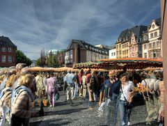 Marktbesucher in Bewegung