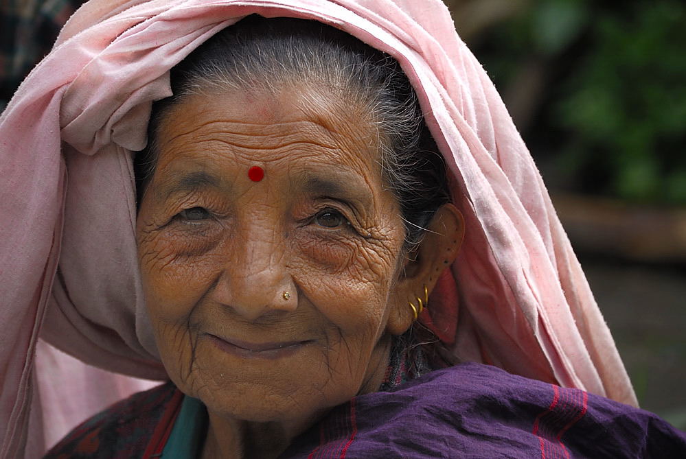 Marktfrau im Kali Gandaki Tal / Nepal