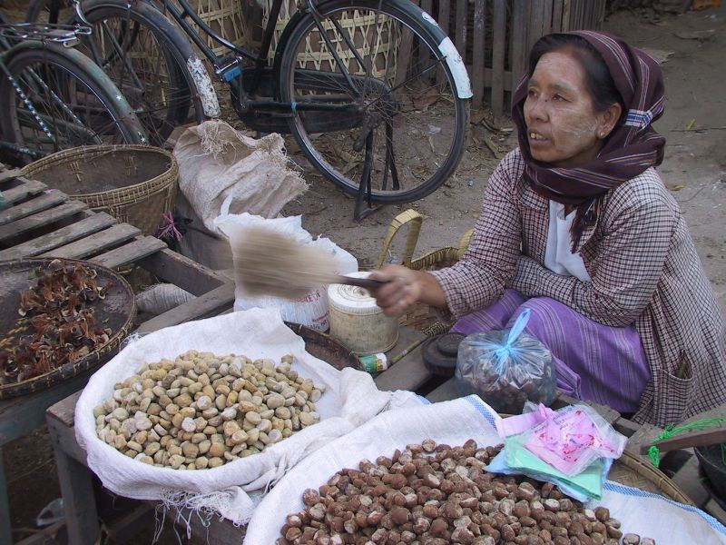 Marktfrau in Burma