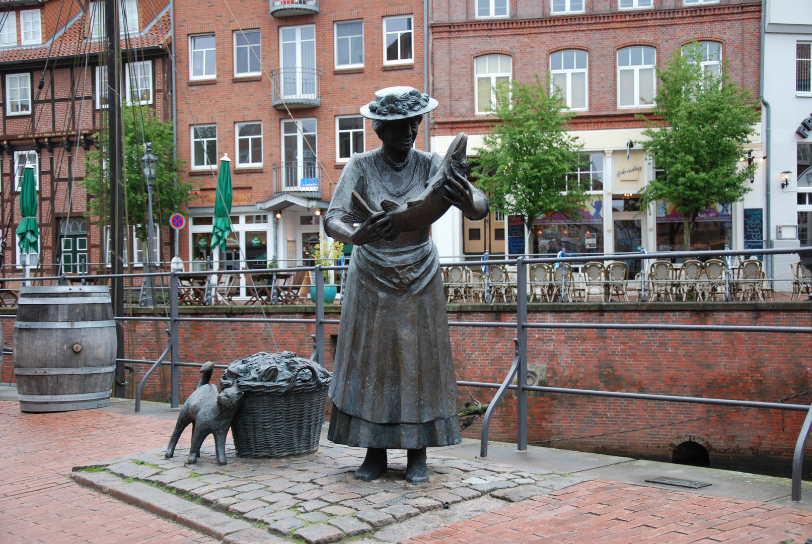 Marktfrau in der Stader Altstadt