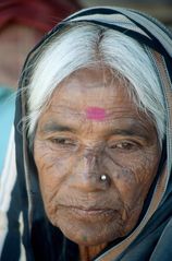 Marktfrau in Mysore - Südindien