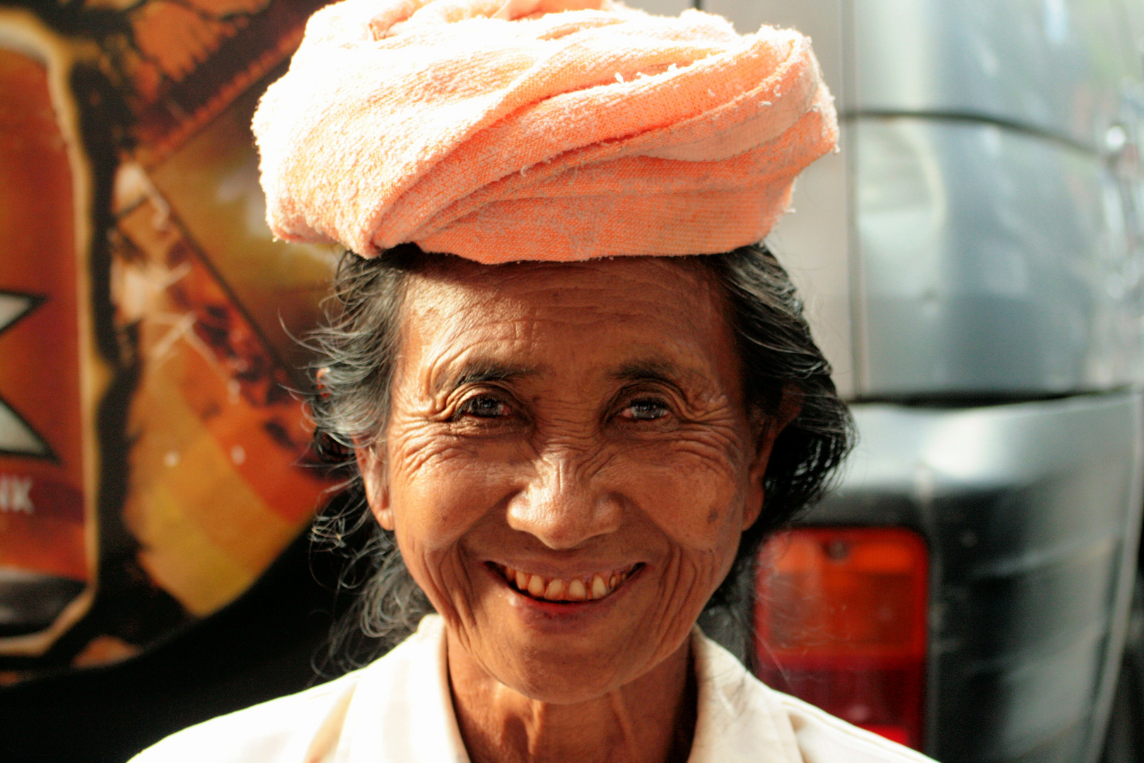 Marktfrau in Ubud (Bali)