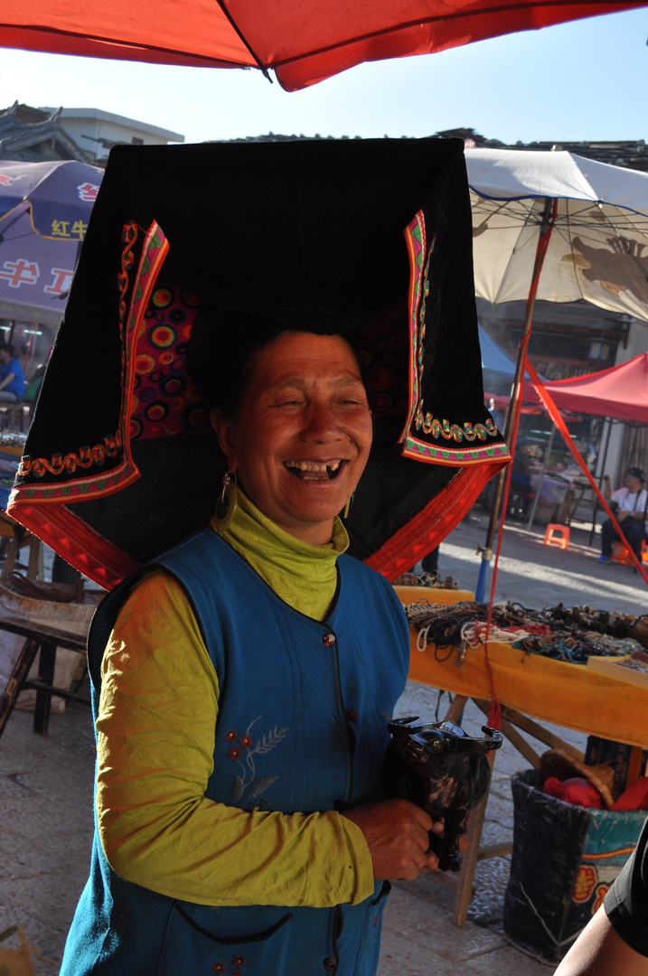 Marktfrau in Zhongdian- jetzt Shangri La genannt