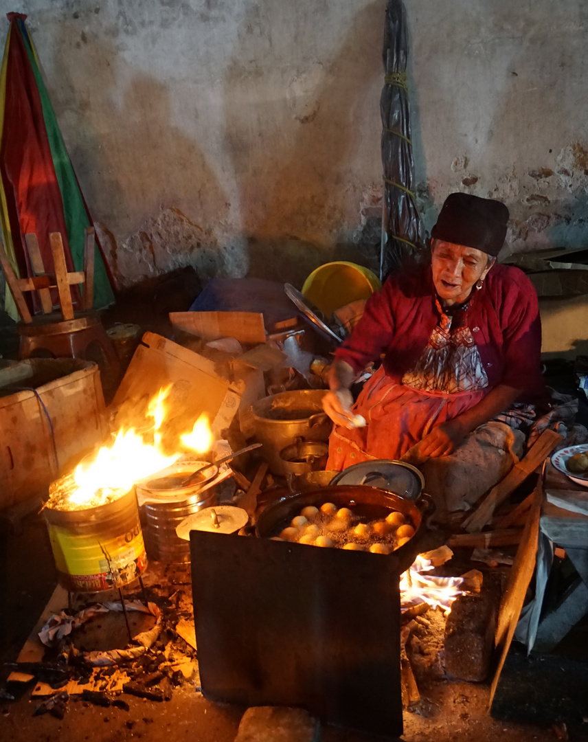 Marktfrau (Indigena) in Quetzaltenango Guatemala