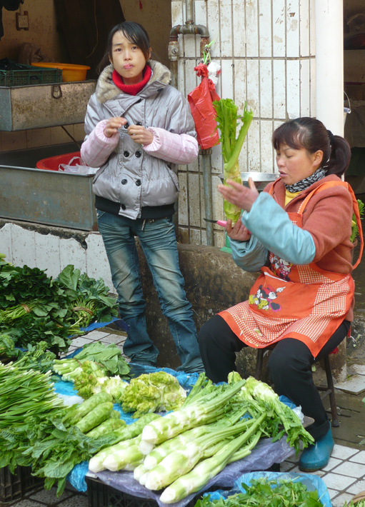 Marktfrau und Töchterchen