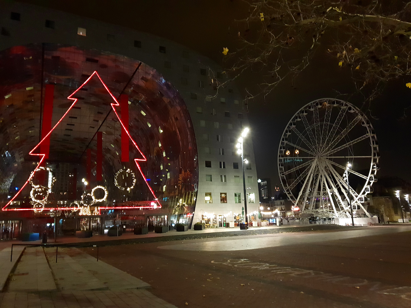 Markthalle und Riesenrad