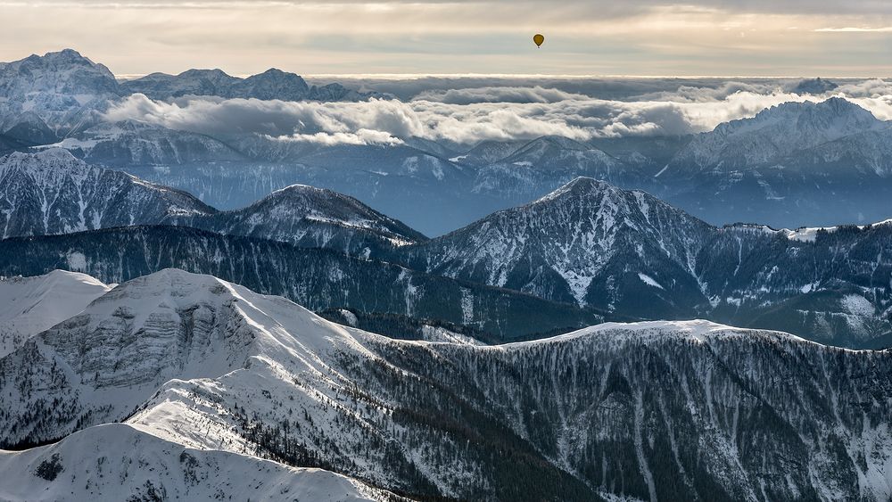 Marktkaufpilot Jens Klähn über dem Tal der Drau