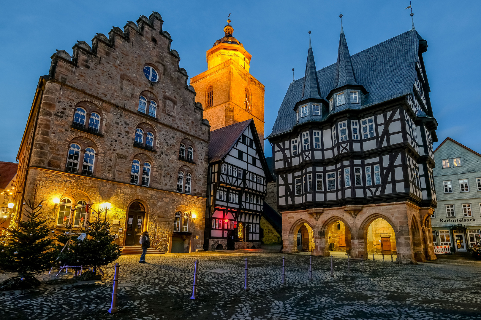 Marktplatz Alsfeld mit historischem Rathaus