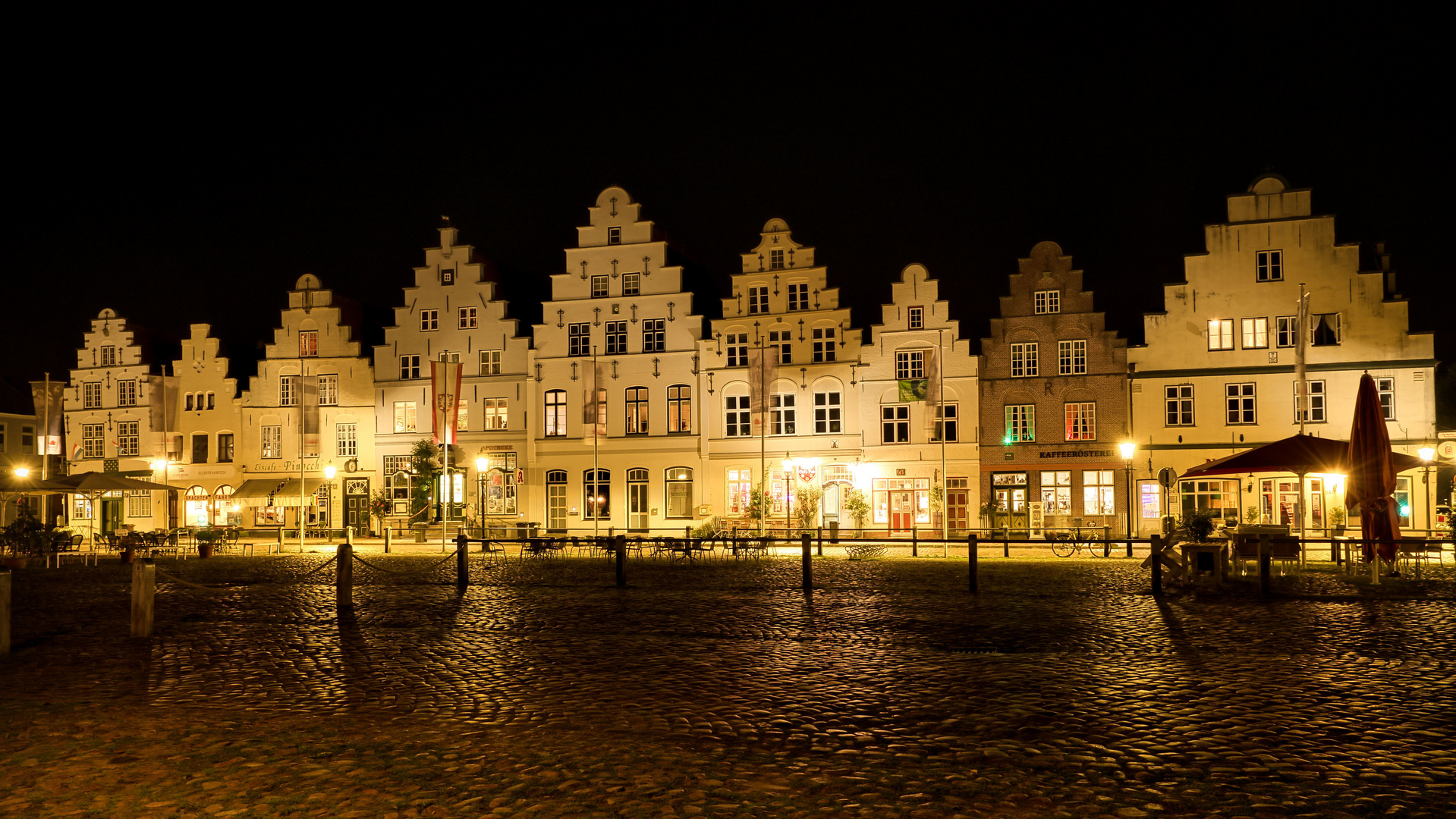 Marktplatz Friedrichstadt bei Nacht 