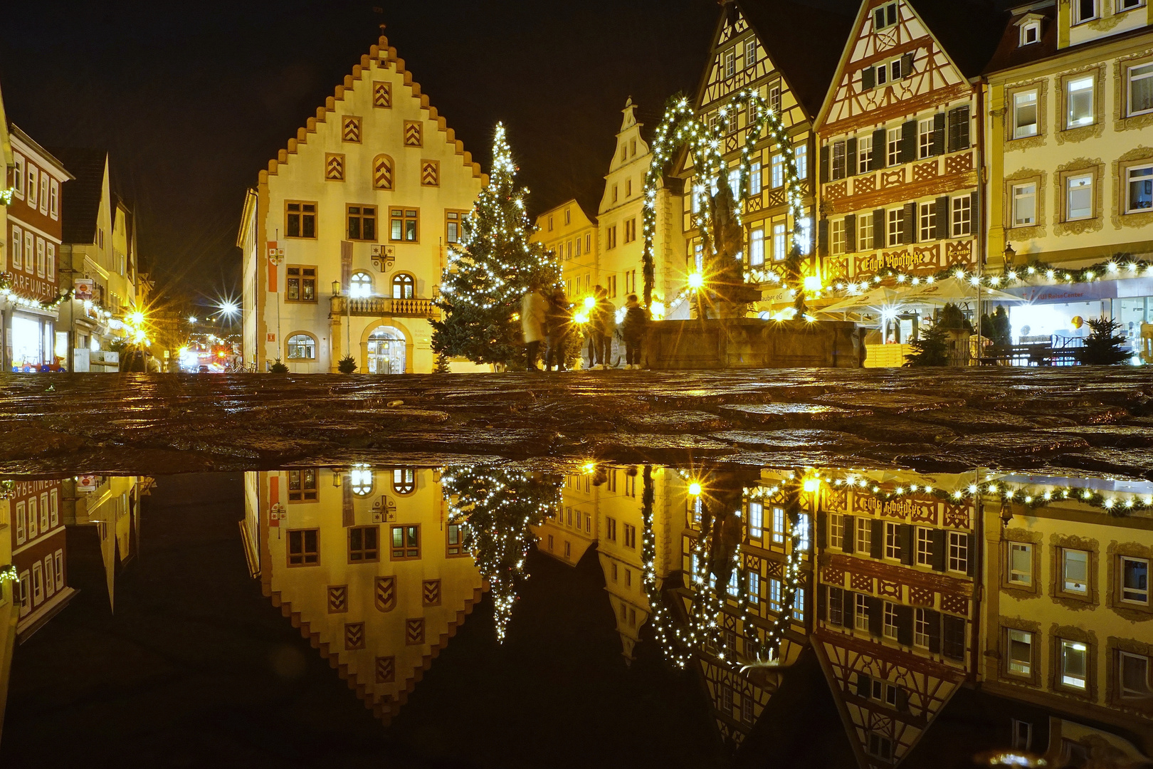 Marktplatz in Bad Mergentheim nach Regen.