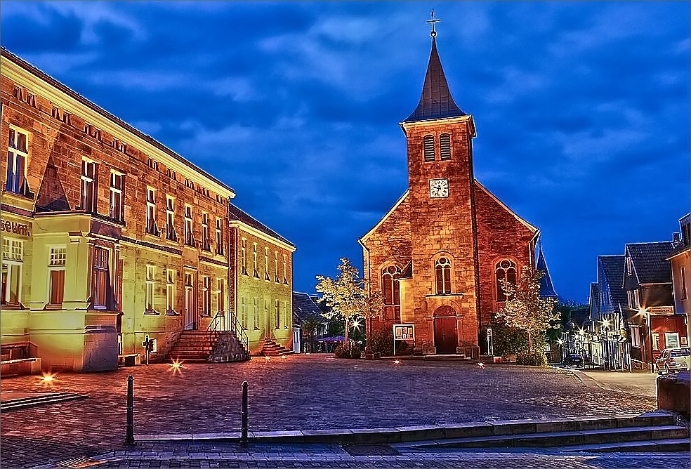 Marktplatz in Blankenstein mit Ev. Kirche