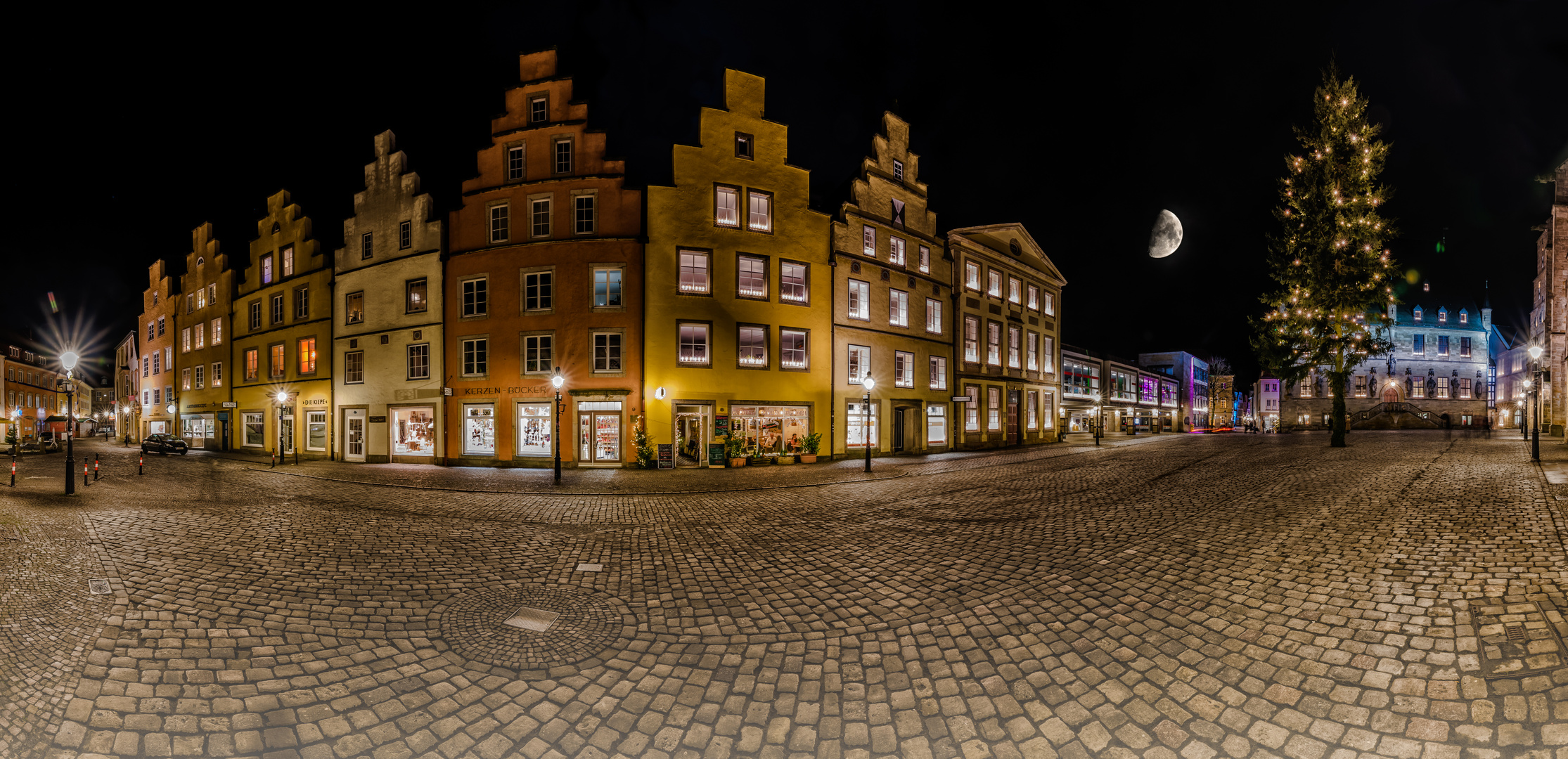 Marktplatz mit Halbmond