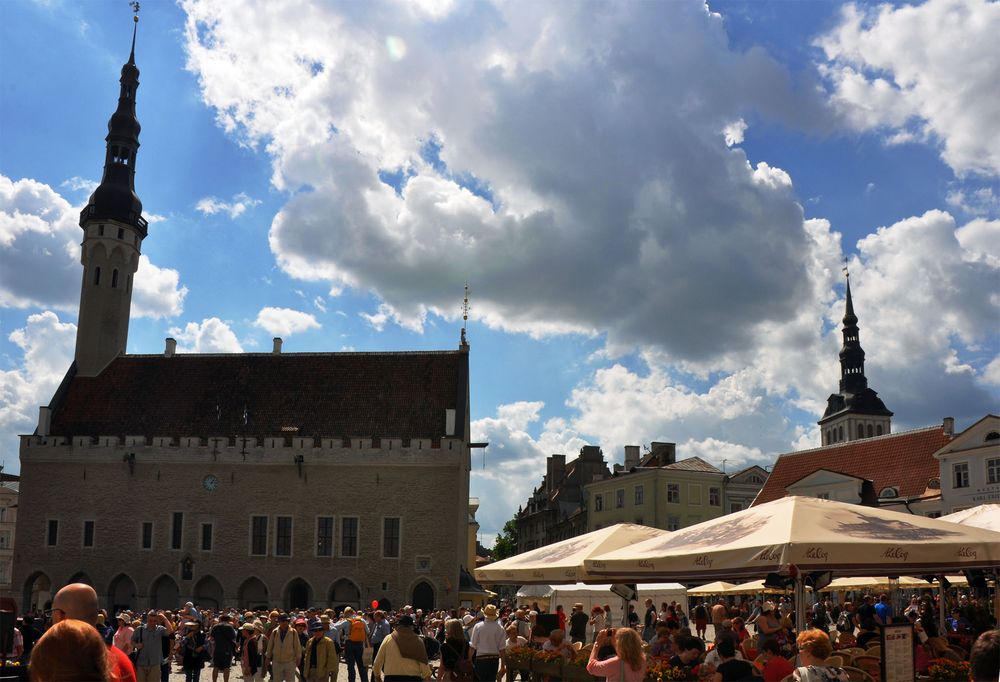 Marktplatz mit Rathaus