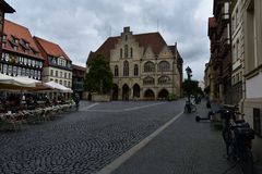 Marktplatz mit Rathaus..            ..DSC_3757