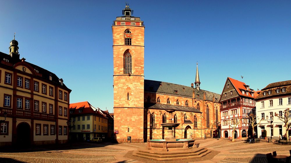 Frühstücken In Neustadt An Der Weinstraße Marktplatz Neustadt an der Weinstraße Foto & Bild | architektur