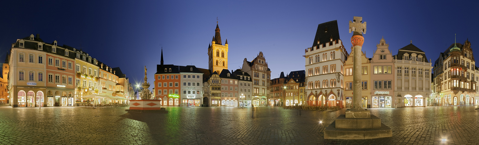 Marktplatz Trier beleuchtet Panorama