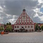 Marktplatz und Rathaus Grimma nach der Flut