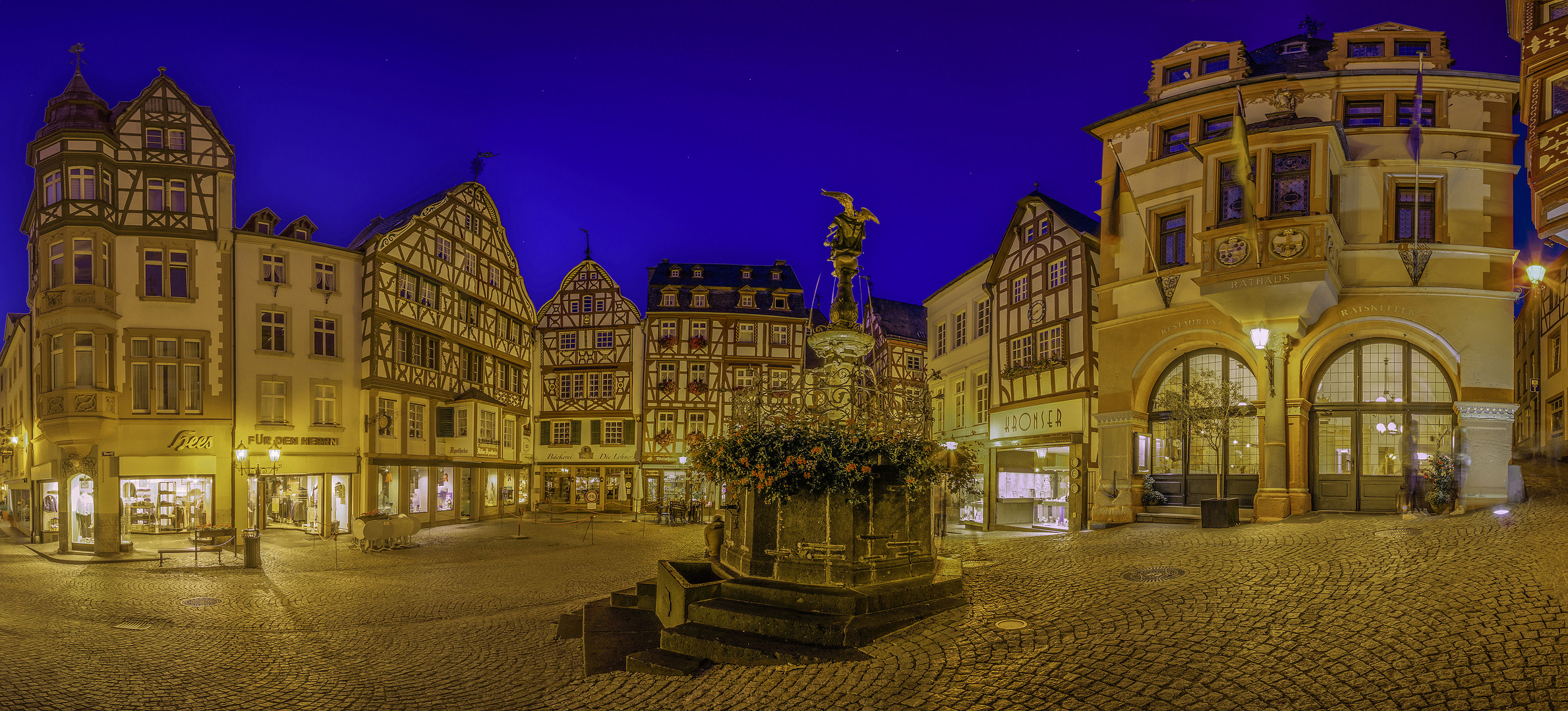 ~ Marktplatz von Bernkastel-Kues ~