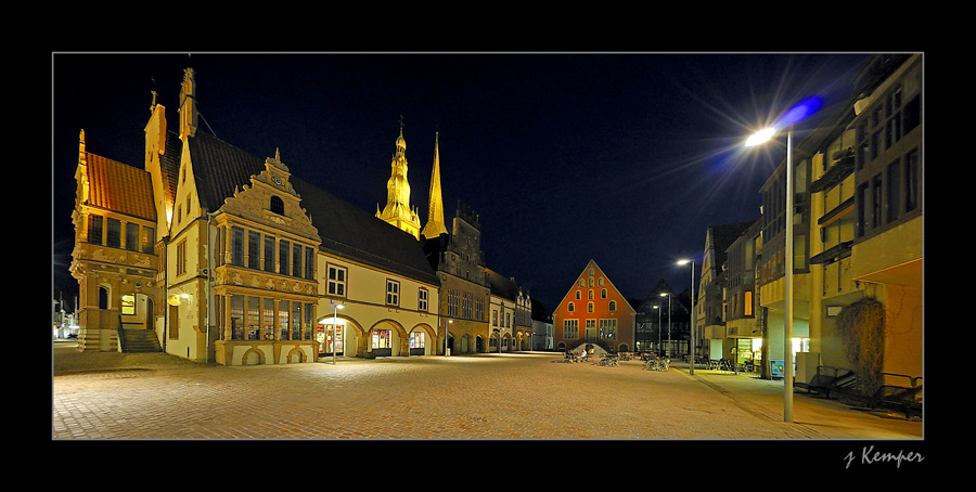 Marktplatz von Lemgo bei Nacht