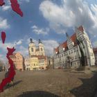 Marktplatz von Wittenberg durch eine gespieglte Weltkugel