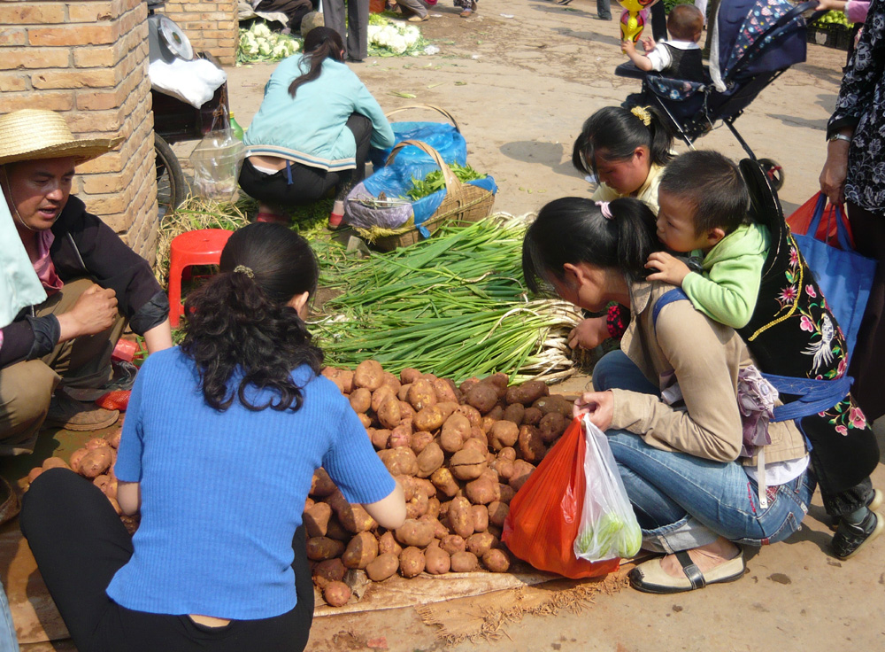 Marktszene im sommerlichen Kunming