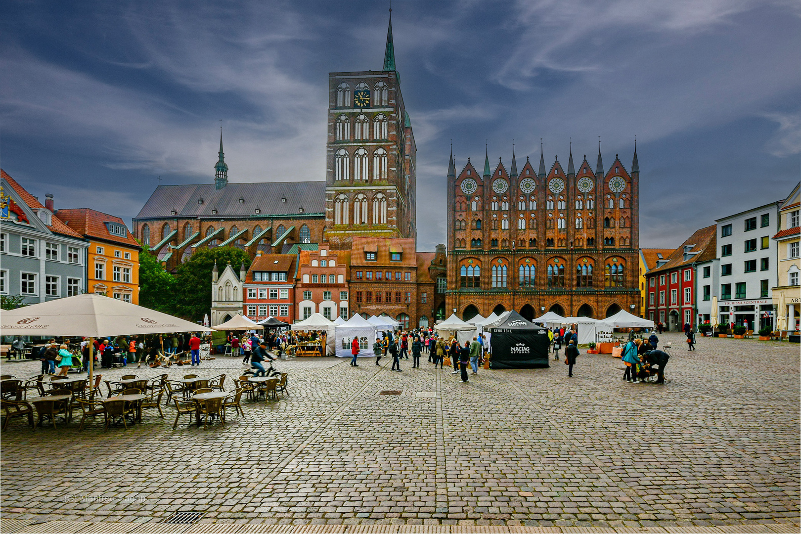 Markttag auf dem Alten Markt in Stralsund...