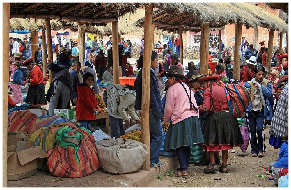 Markttreiben in Chinchero/ Peru