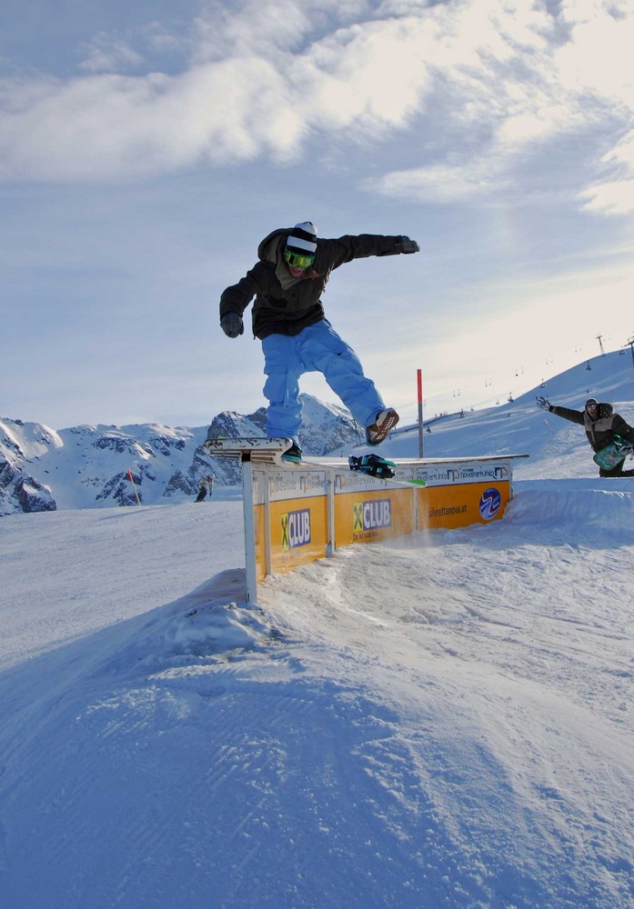 MARKUS WILLHELMI one foot boardslide