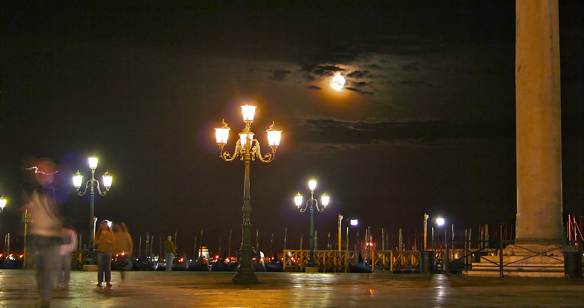 Markusplatz bei Nacht