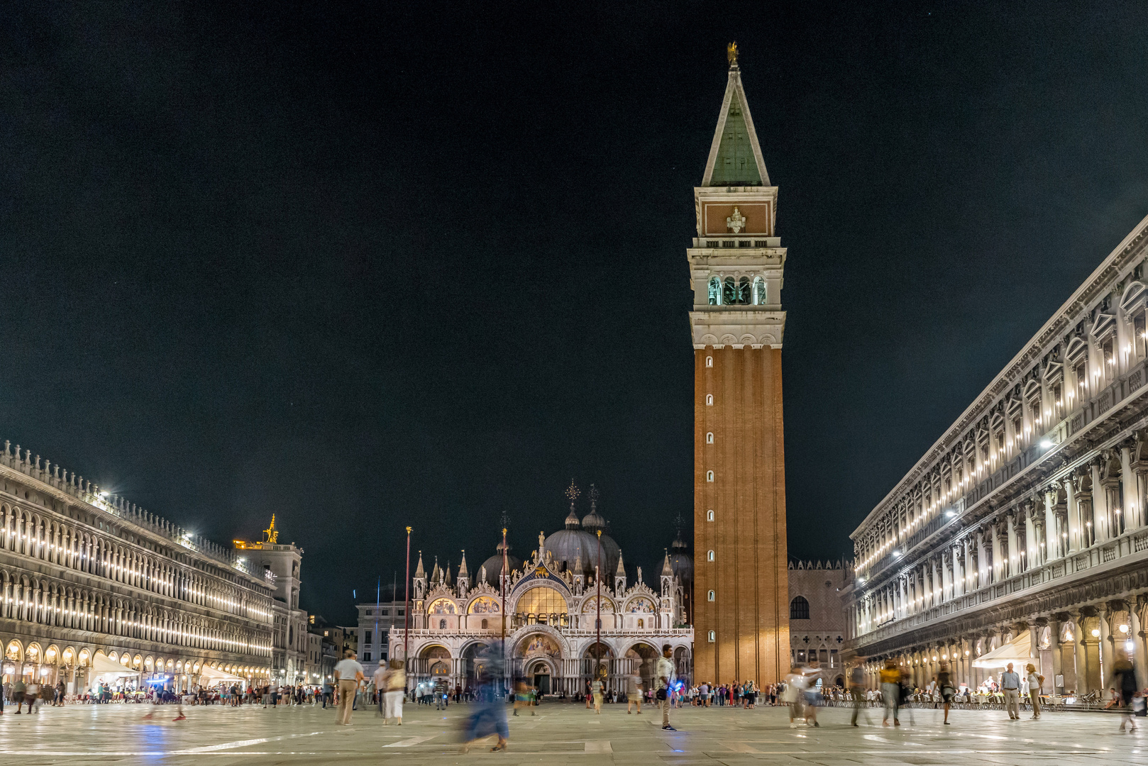 Markusplatz bei Nacht