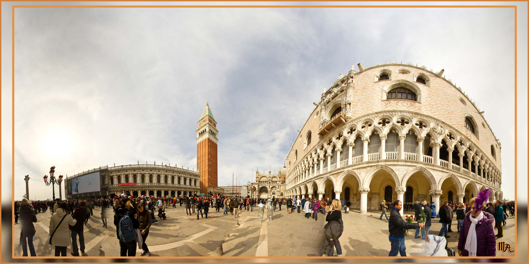 Markusplatz in Venedig als Panoramadarstellung