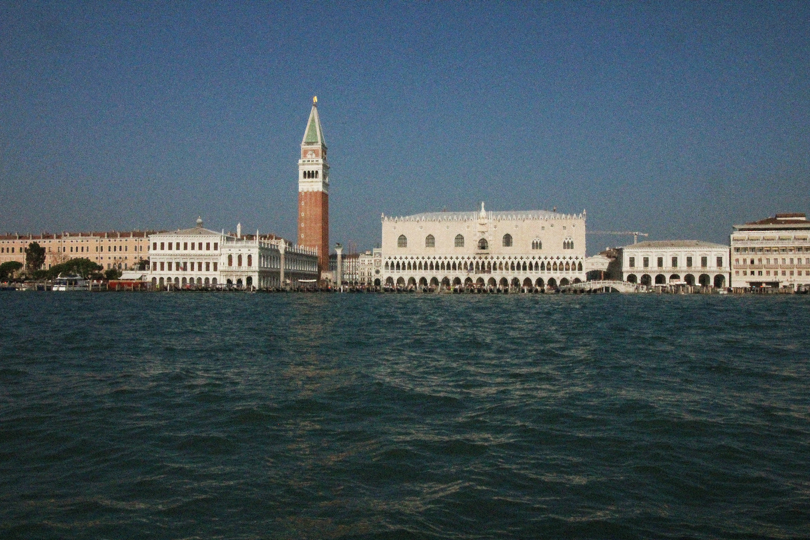 Markusplatz vom Wasser