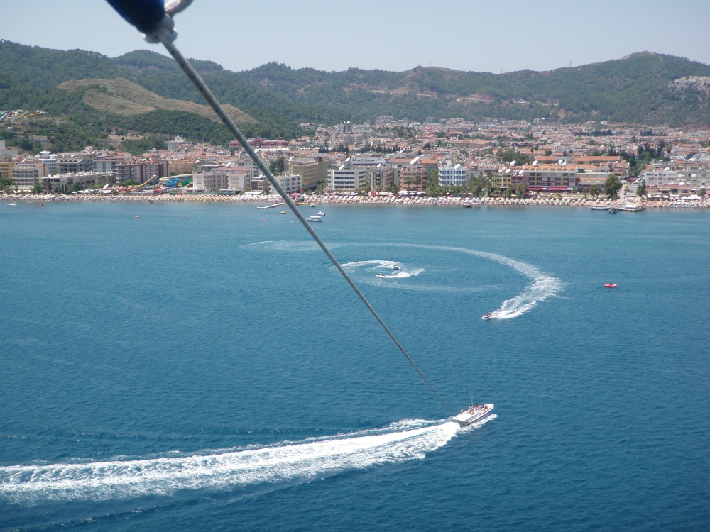 Marmaris von oben aus Sicht eines Parasailers