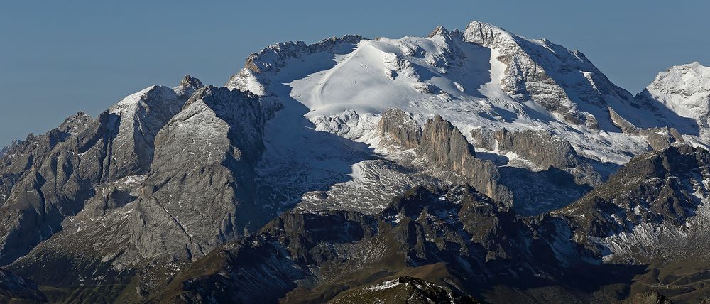 Marmolatablick vom Klein Lagazuoi mit einer Auschnittsvergrößerung...